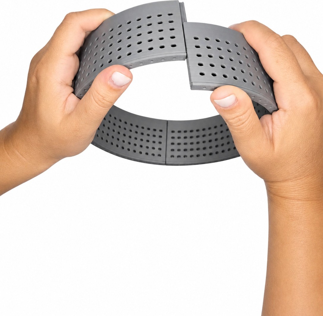 Step 2: Slide the pieces together to form a ring